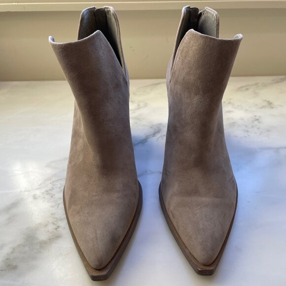 Vince Camuto Gigietta Bootie in Tan Suede, Size 10 - Picture 1 of 3